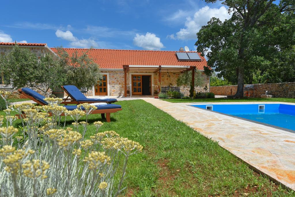 הוילה Bogatić Rural House Kod Slapa מראה חיצוני תמונה